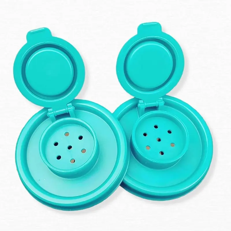 🧂 Set of 2 Large Plastic Shakers for Salt and Pepper